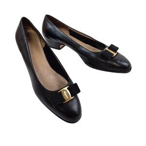 Salvatore Ferragamo Pumps Womens Size 9.5M Black Leather Shoes Bow Italy